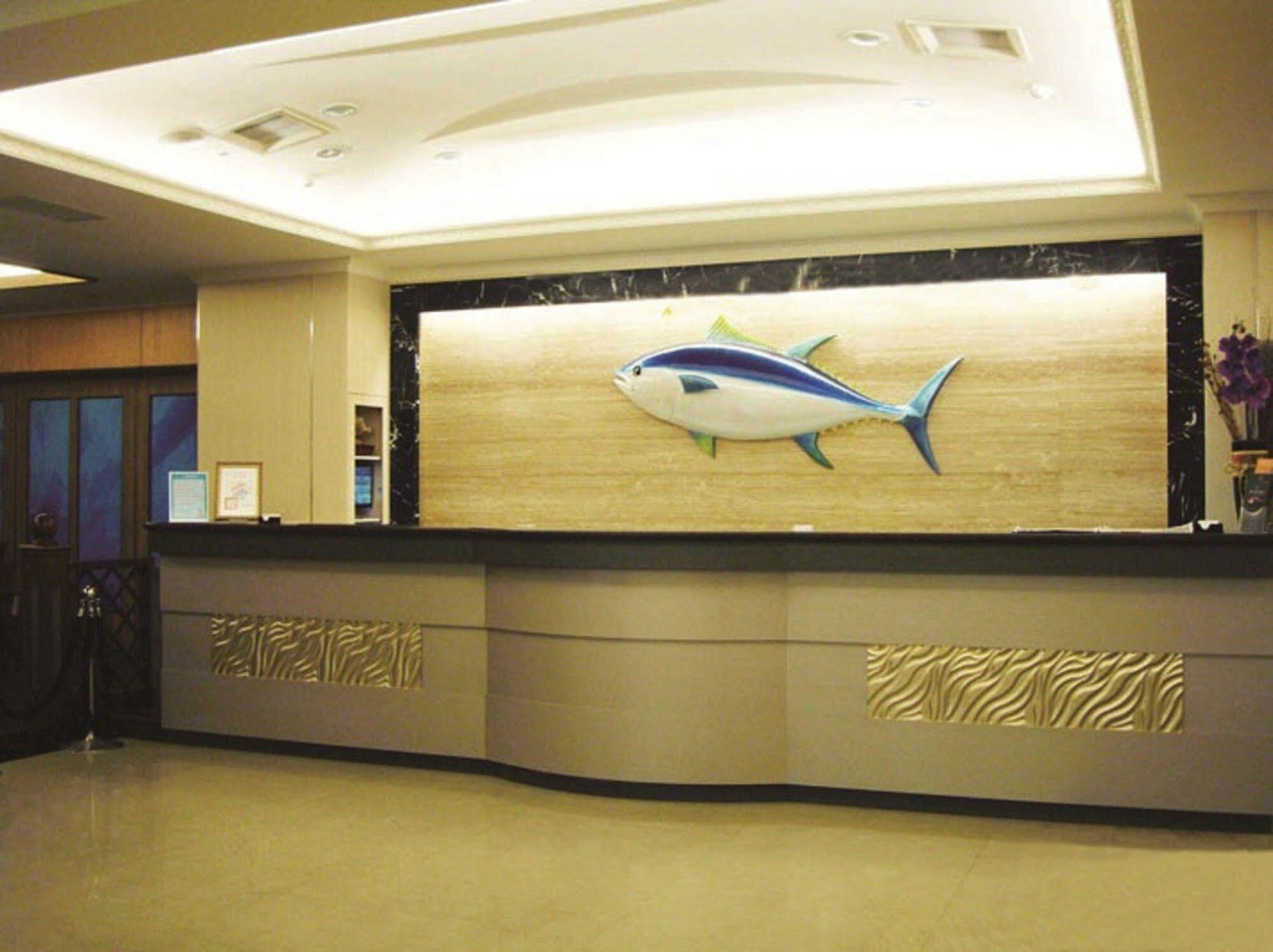 Fish Hotel Каосюн Екстериор снимка